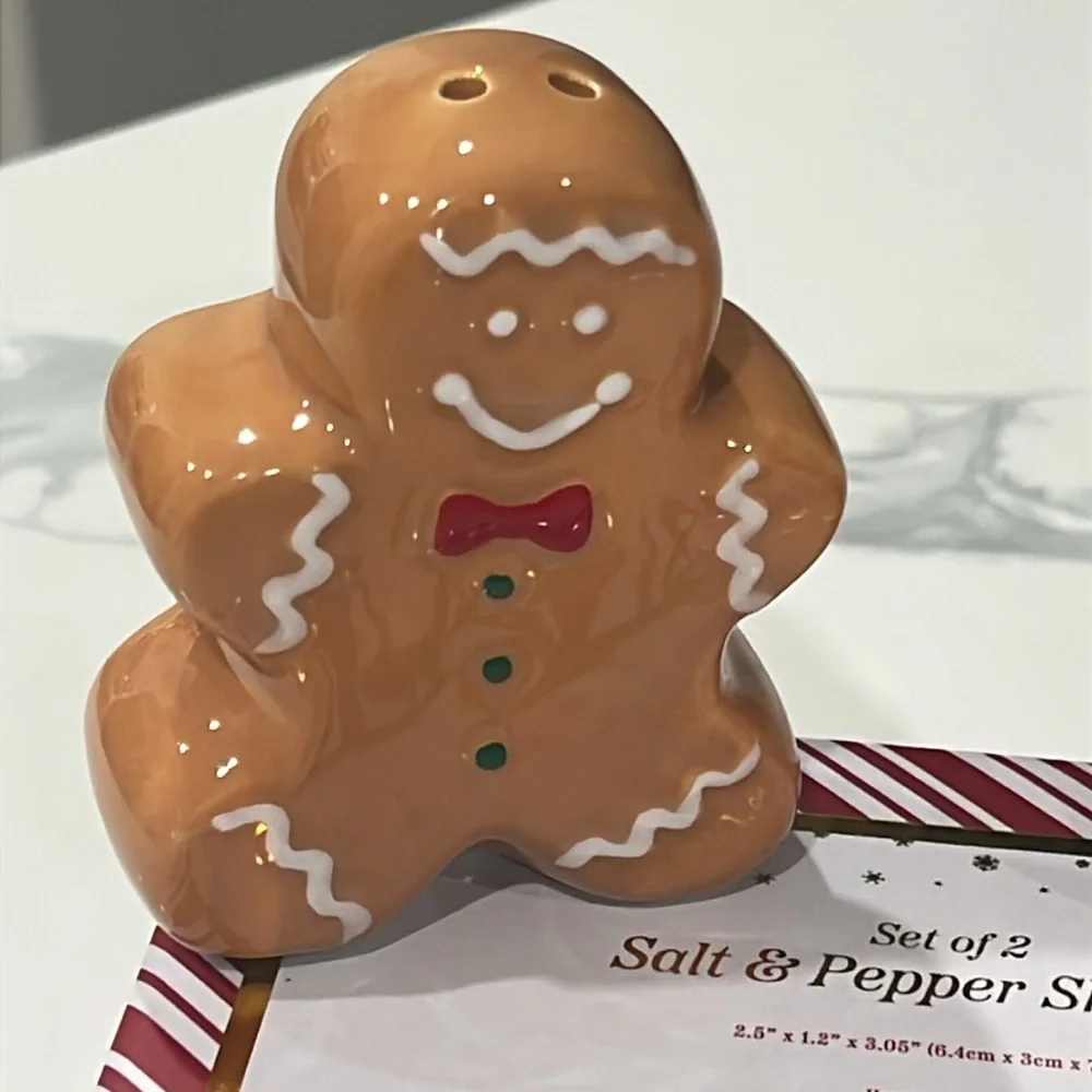 🫚CUTE.. Gingerbread Salt & Pepper Shakers